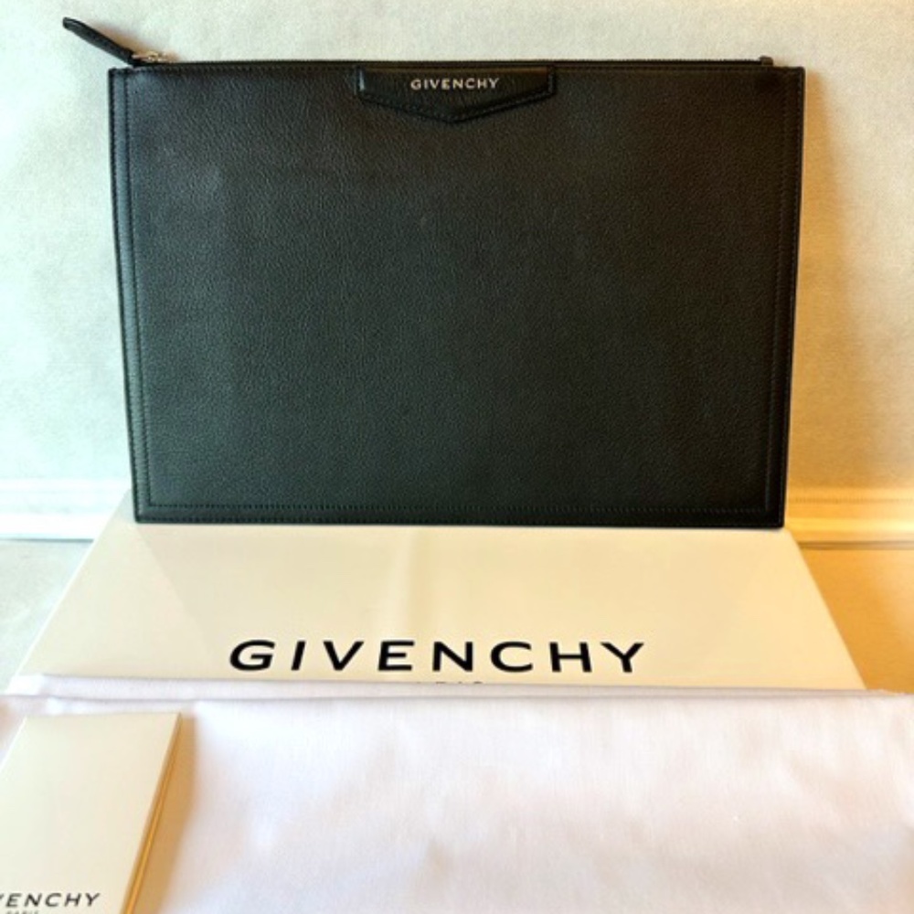 Brand New Givenchy Large Antigona Zip Pouch
